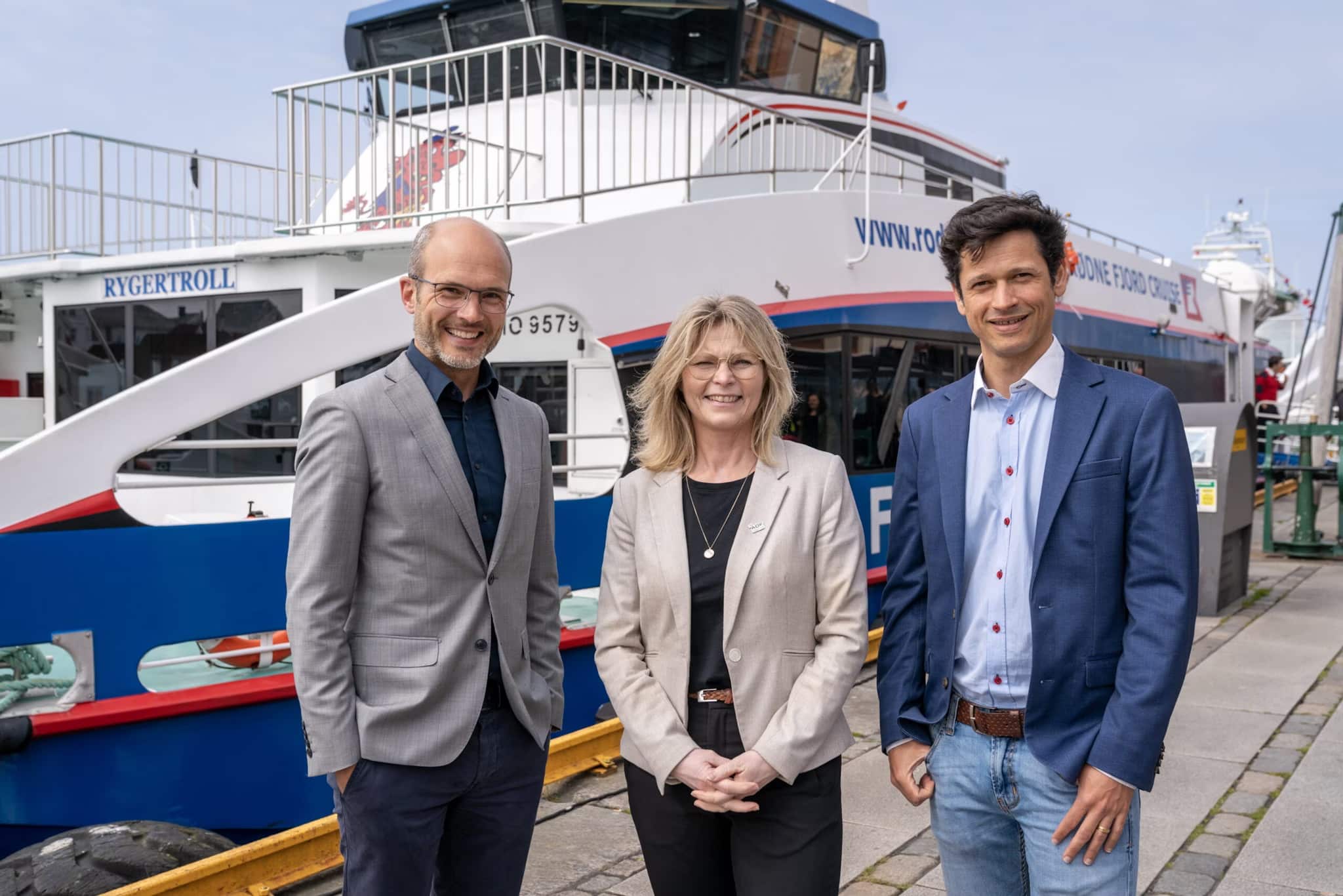 Fremtidens kompetansebehov innen havvind: Fra venstre: Per Godfroji (RWE), Ragnhild Bjerkvik (AOF Vestlandet-Agder) og Felipe Nunes (Havfram) Foto: Grethe Nygaard